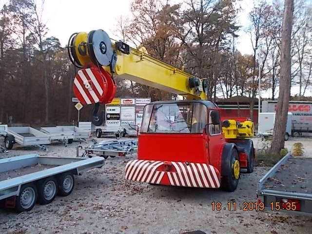 Mobile telescopic crane work