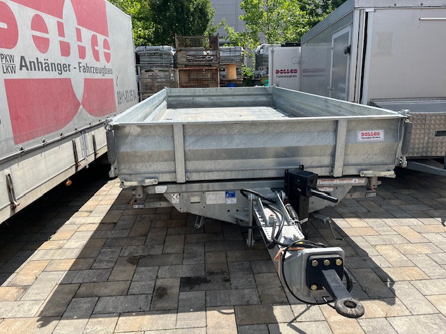 Truck transport trailer platform