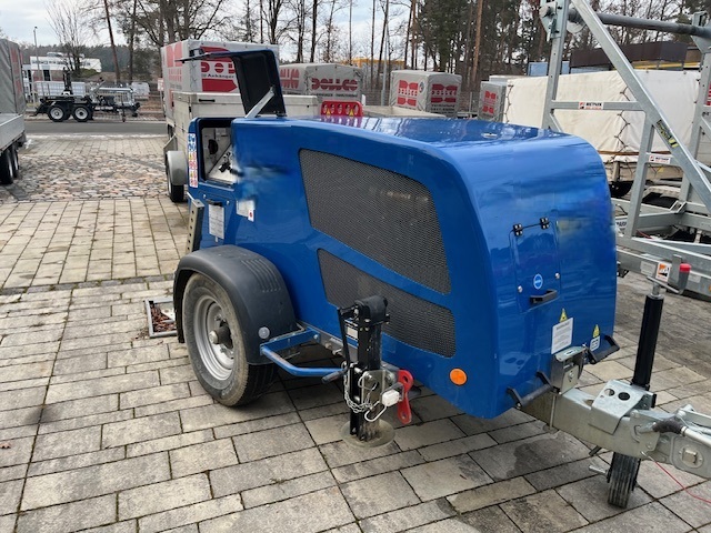 Mobile cable pulling winch trailer