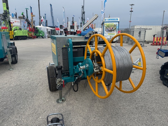 Cable drum trailer construction